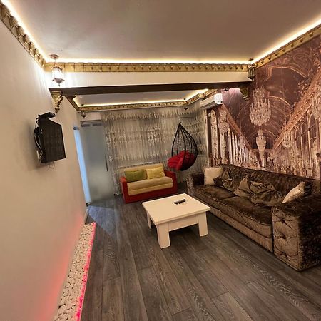 2 Bedrooms Heart Of City Center Chişinau Exteriör bild