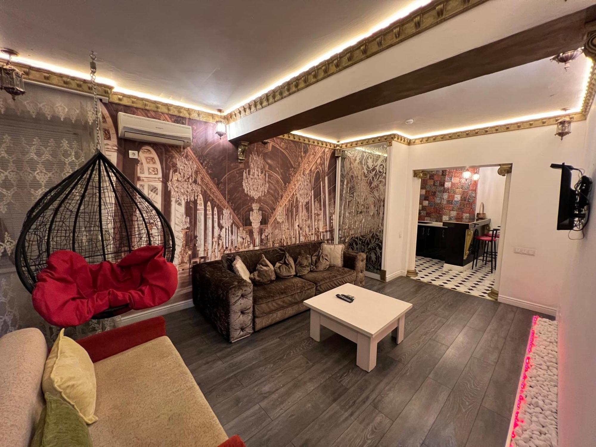 2 Bedrooms Heart Of City Center Chişinau Exteriör bild